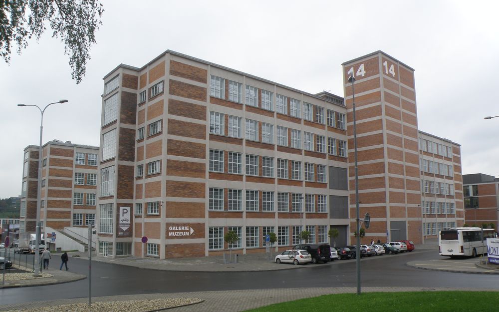 Obnova budov č. 14 a 15 Baťovského areálu ve Zlíně z pohledu památkové ...