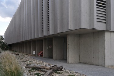 Obr. 15 Rakousk pavilon s betonovou podno a devnou „nadstavbou“