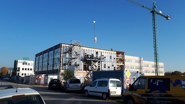 Realizcia administratvnej  budovy EKOM, Pieany