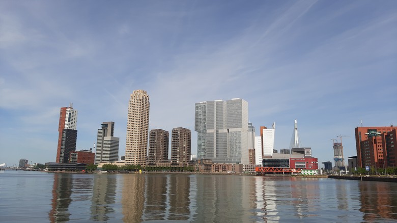 Pohľad na novodobú výstavbu Rotterdamu, foto autorPohľad na novodobú výstavbu Rotterdamu, foto autor