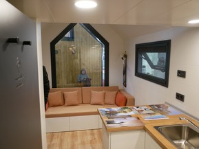 Interir tiny house (Fotografie – Petr Brandejsk)