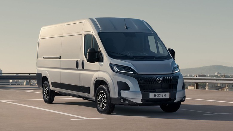 Peugeot Boxer: spolehlivý pracant za 499 tisíc bez DPH