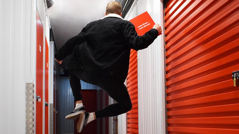 Život na malé ploše - skryté náklady přeplněného prostoru Zdroj: Less Mess Storage