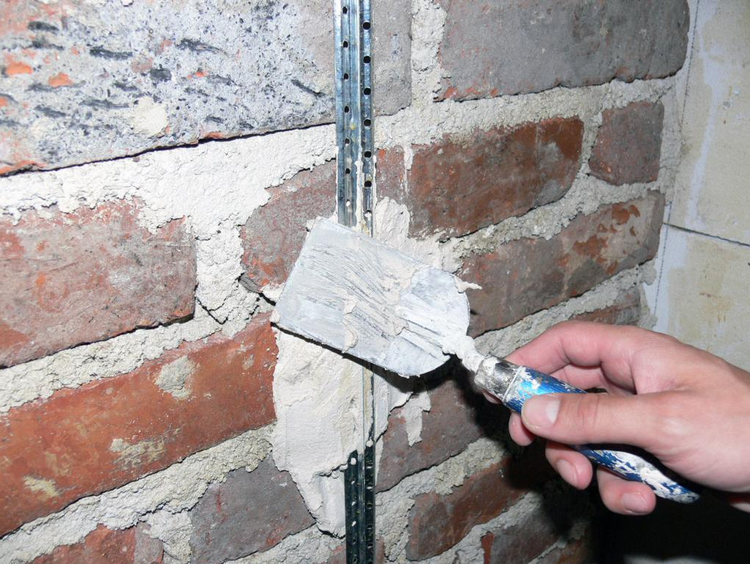 Praktické použití sádry Bau Und Elektrikergips - rychlé kotvení profilů