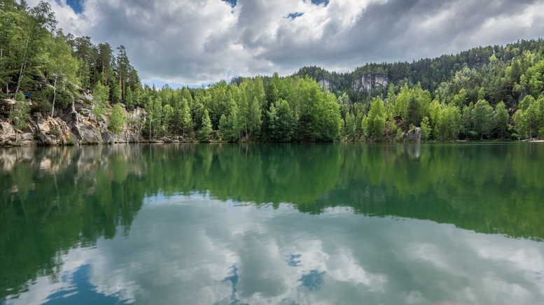 esk krajina u Teplic &copy; rafalkubiak - Fotolia.com