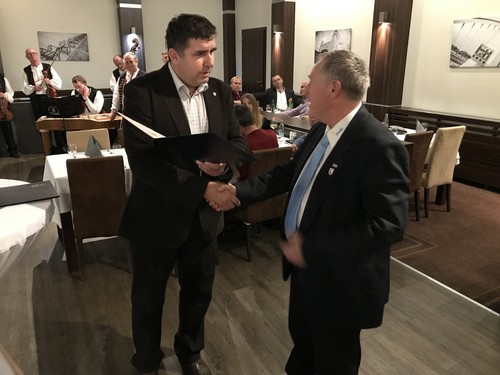 Cetifikát bol Ing. arch. Luděkovi Kovářovi udelený Predstavenstvom CSS na večernej recepcii pri príležitosti konania 24. Bratislavského sympózia STRECHY 2017