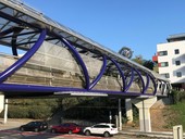 Protidotykové izolační zábrany z kompozitních materiálů na trolejbusové trati
