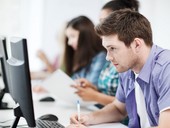 Ve vzduchu v kanceli se nachz bakterie, steky plsn a jejich spory, ilustran foto &#169; Fotolia.com