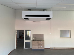 Realizace Whisper AIR &#8222;Top-connection&#8220; v kancelářské budově, Nizozemí. 