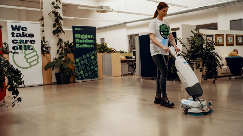 Rok 2026 přinese do facility managementu humanoidy, rozvoj dronů i tlak na bezpečnost